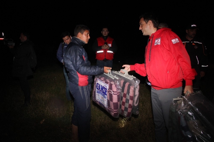 Sel Mevsimlik Tarım İşçilerini Vurdu