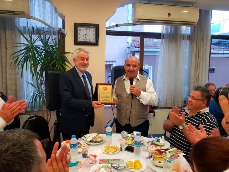 Başkan Başdeğirmen, İstanbul Gaziosmanpaşa’da Seçim Çalışması Yaptı