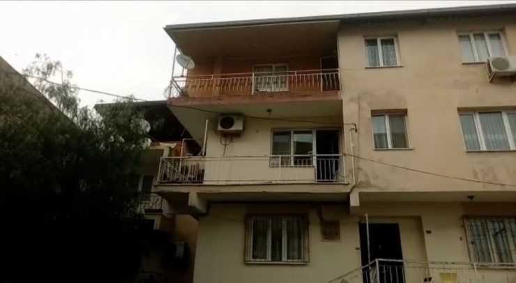 Balkondan Pompalı Tüfekle Alt Kattaki Ağabeyini Öldürdü