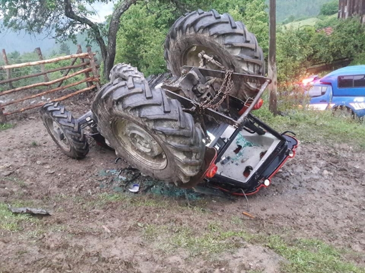Daday’da Traktör Devrildi