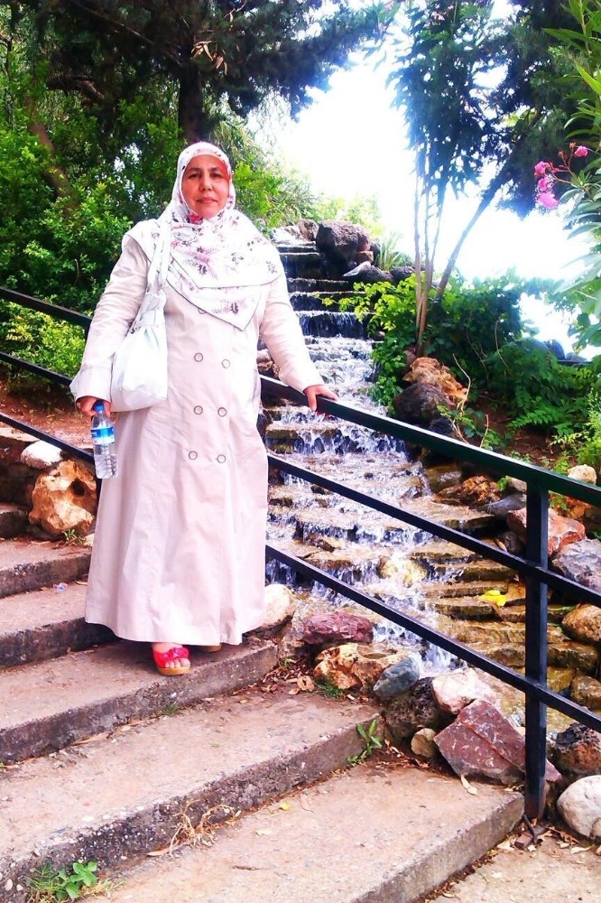 Otobüs Kazasında İlçe Müftüsünün Kızlarından Biri Öldü Biri De Yaralandı