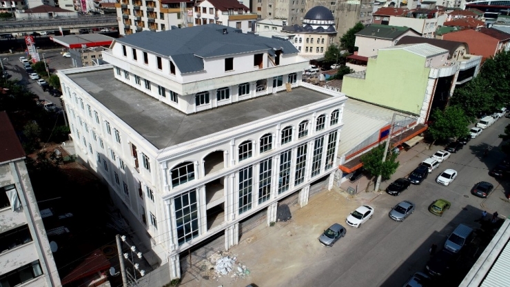 Körfez Akademi Lise’de Çalışmalar Devam Ediyor