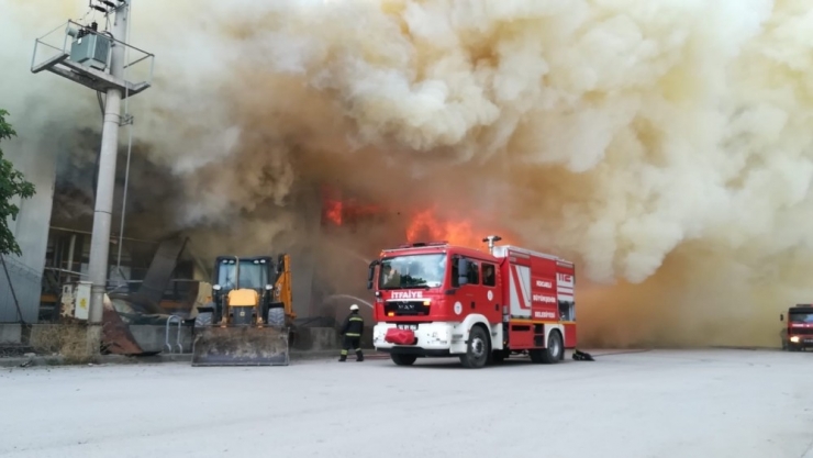 Arşiv Firmasının Deposu Tekrar Alev Aldı