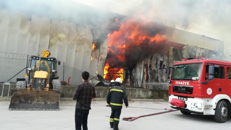 Arşiv Firmasının Deposu Tekrar Alev Aldı