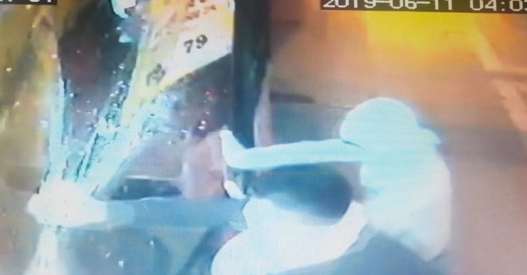 10 Saniyede 10 Bin Tl’lik Vurgun