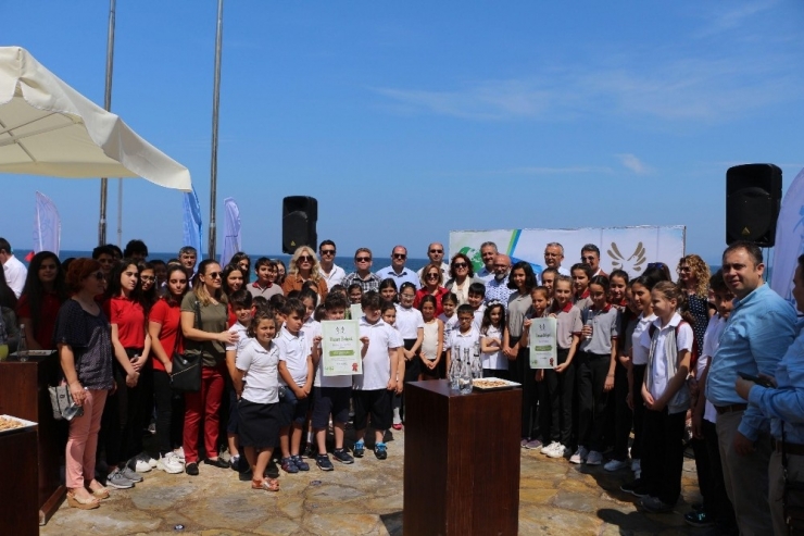 Kuşadası’nın 2019 Yılı Mavi Bayrakları Dalgalanmaya Başladı