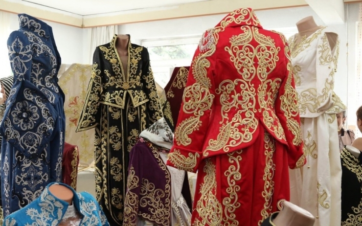 Tavşanlı’da El Emeği Göz Nuru Eserler Görücüye Çıktı