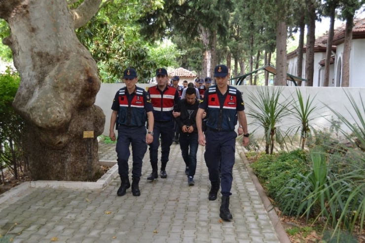 Manisa’da Çiftlik Sahibi Öldüren Zanlı Adliyeye Sevk Edildi