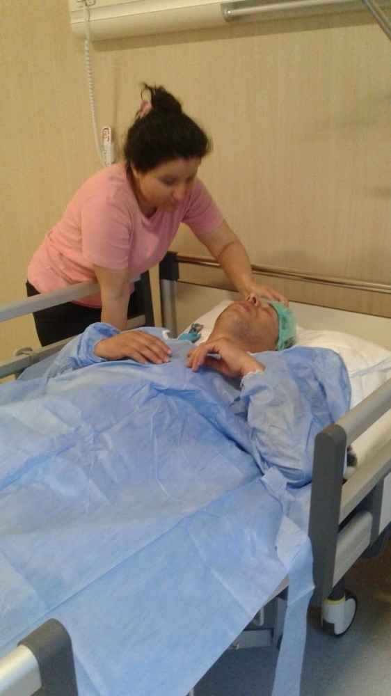 Ağaçtan Düştü Belini Kırdı