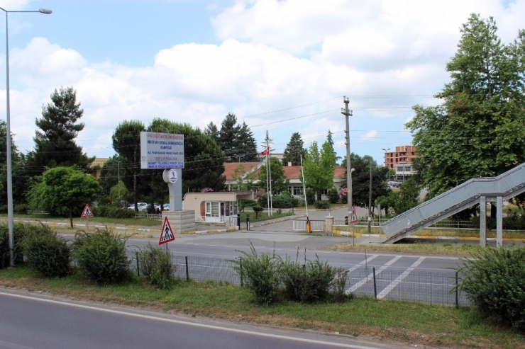 Fakülte Kütüphanesinin Tavanındaki Sıva Düştü: 1 Öğrenci Yaralı