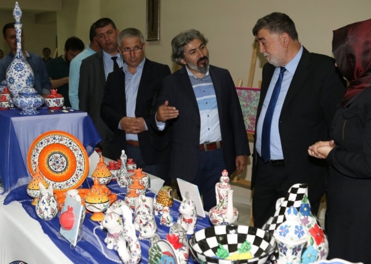 Tavşanlı’da El Emeği Göz Nuru Eserler Görücüye Çıktı