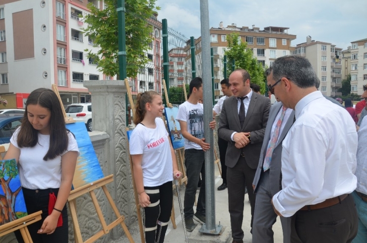 Geri Dönüşüm Malzemelerinden Sergi Açtılar