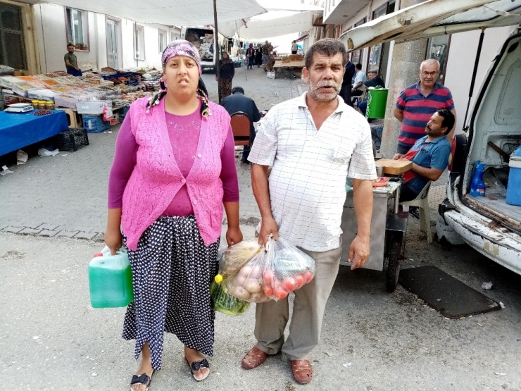 Pazar Yerinde İki Çift Birbirine Girdi