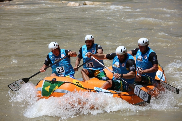 Tunceli’de Dünya Rafting Şampiyonası Heyecanı Devam Ediyor