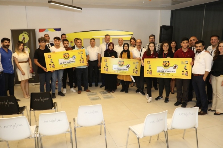 Liseli Gençlerin Girişimcilik Fikirleri Ödüllendirildi