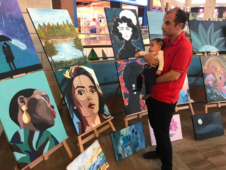 Not Aldıkları Resimleri Satışa Çıkardılar