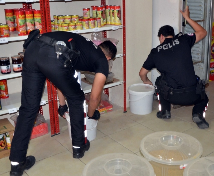 Polisten Okul Çevresinde Güvenlik Denetimi