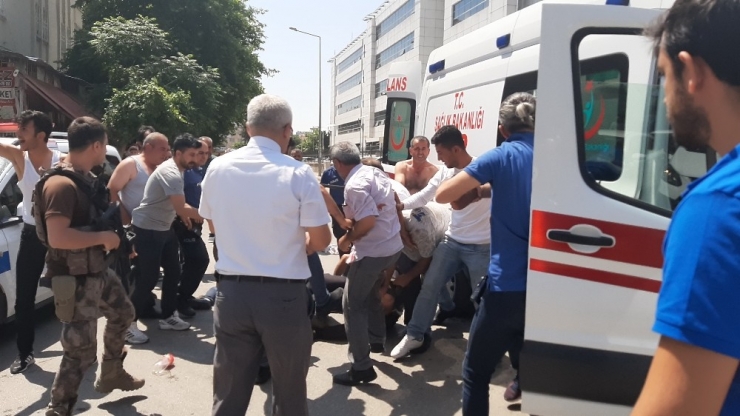 Adliye Çıkışında Ortalık Savaş Alanına Döndü