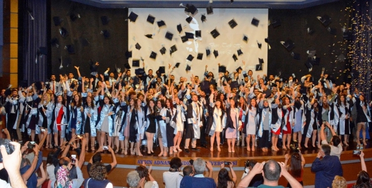 Genç Hekimler Mesleki Yaşama Kep Attı