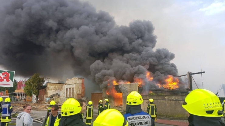 Almanya’da Korkutan Yangın