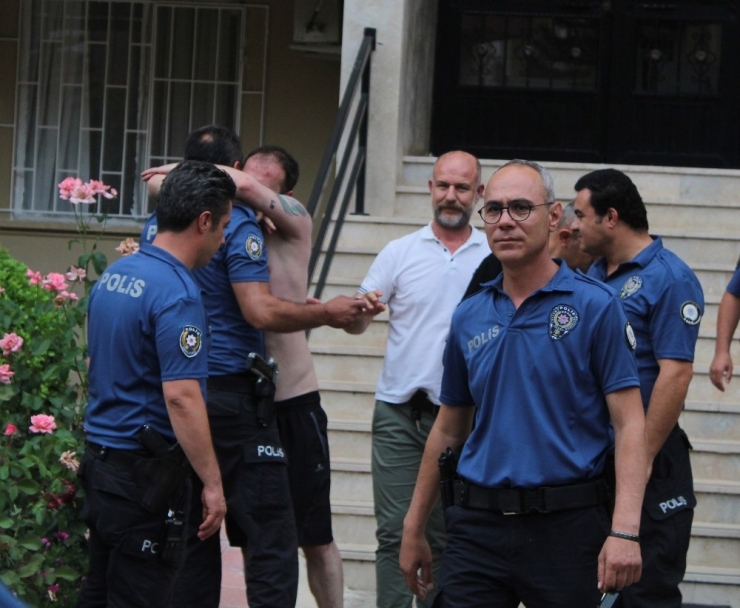 Antalya’da Alkollü Gencin Polis Sevgisi