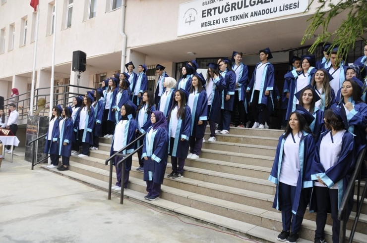 Başkan Sever, Mezuniyet Törenine Katıldı