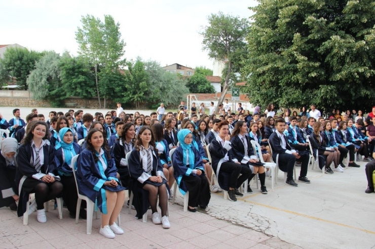 Çan Anadolu Lisesi’nde Mezuniyet Coşkusu