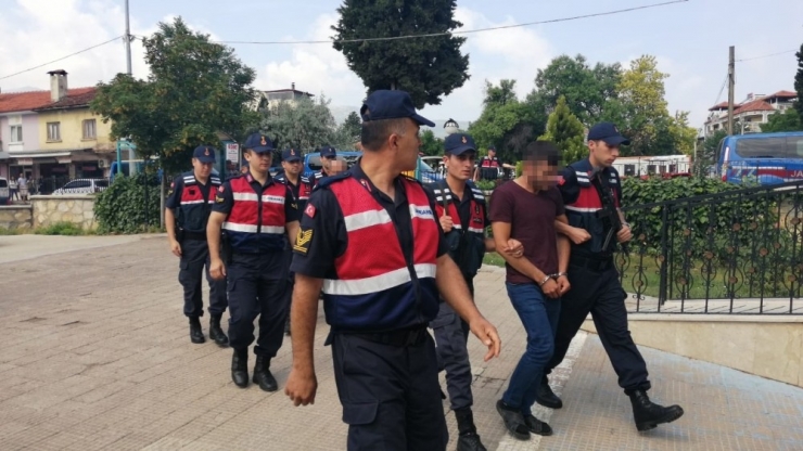 Yol Kesip Babayı Öldüren Oğlunu Da Ağır Yaralayan 4 Zanlı Adliyede