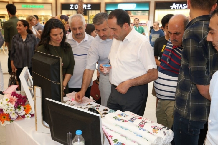 Üniversite Öğrencilerinden Yılsonu Sergisi