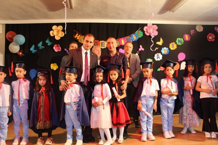 Dumlupınar’da Ana Sınıfı Öğrencileri İçin Mezuniyet Töreni