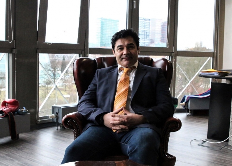 Hamburg’da Dev Boks Galası