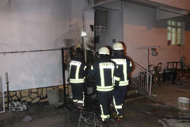 Yanan Bebek Arabası Az Kalsın Faciaya Yol Açacaktı