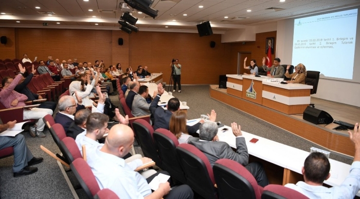 Kartepe’nin Yeni Binasında İlk Meclis