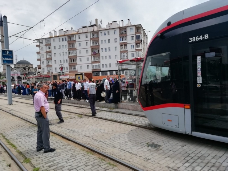 Kayseri’de Tramvayın Altında Kalan Bir Kişi Yaralandı