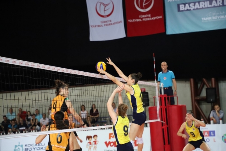 Voleybol Yıldız Kızlar Kategorisi’nde Elemeli Final Zamanı