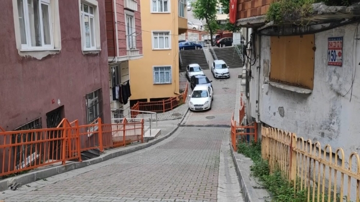 Mavi Eldivenli Motosiklet Hırsızları Güvenlik Kamerasına Yakalandı