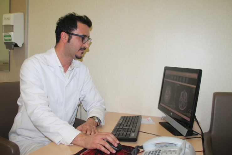 Nöroloji Uzmanı Dr. İlik: "Ms Hastalığında Erken Teşhis Önemli"