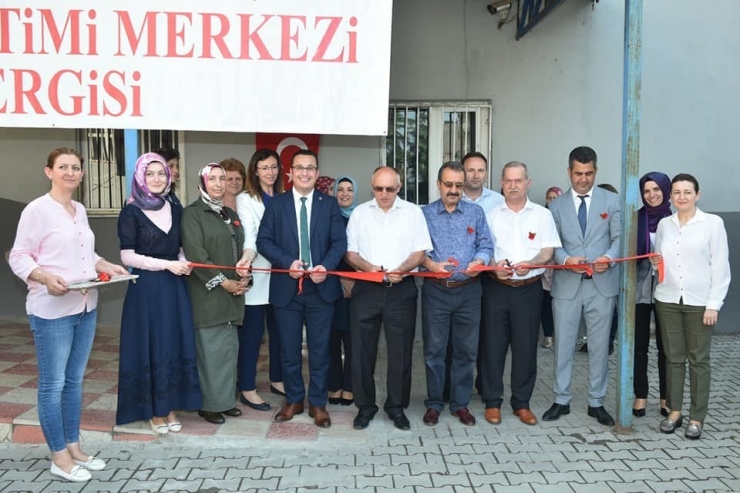 Mustafakemalpaşa Hem Yılsonu Sergisi Açıldı