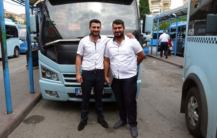 Kahraman Minibüs Şoförü Fenalaşan Yolcuyu Hastaneye Yetiştirmek İçin Saniyelerle Yarıştı