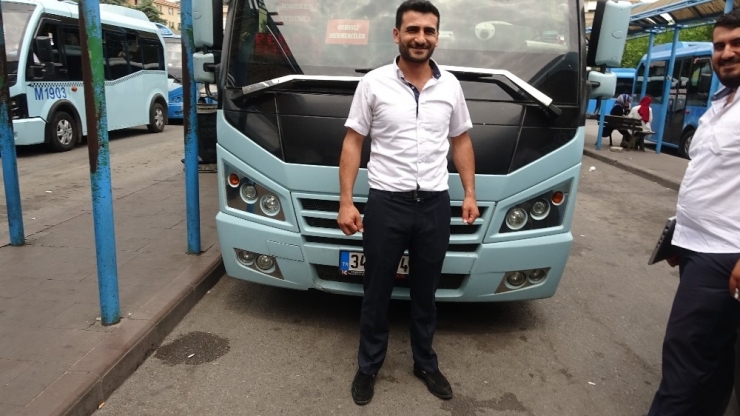 Kahraman Minibüs Şoförü Fenalaşan Yolcuyu Hastaneye Yetiştirmek İçin Saniyelerle Yarıştı