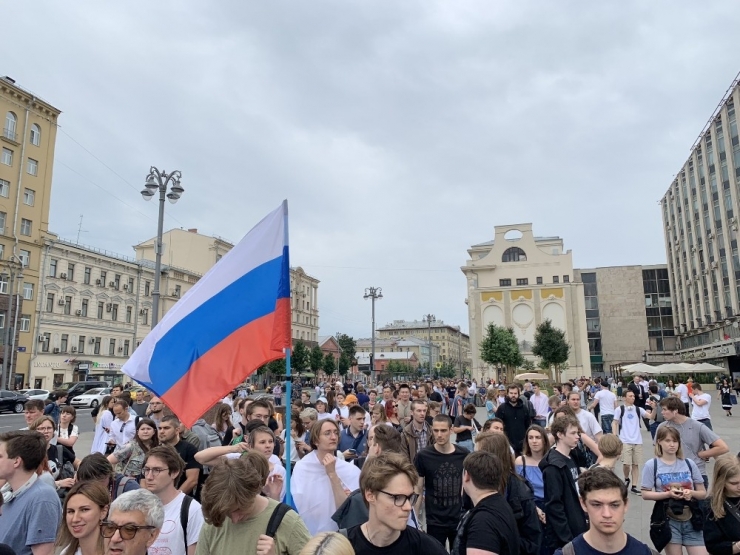 Rus Gazeteciye Destek Mitinginde 150’ye Yakın Gözaltı