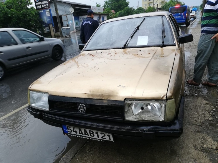 Otomobilin Bisikletliye Çarpma Anı Kamerada