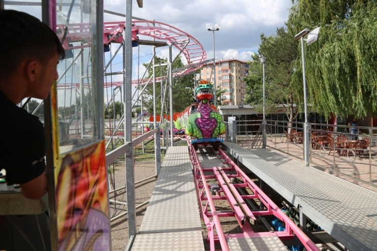 Öğrencilerin Karne Hediyesi Bilgin’den