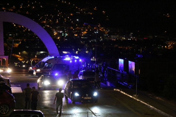 Güvenlik Güçleriyle Teröristler Arasında Çatışma Çıktı: 4 Asker Yaralı