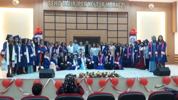 Acıgöl Mesleki Ve Teknik Anadolu Lisesinde Mezuniyet Coşkusu Yaşandı