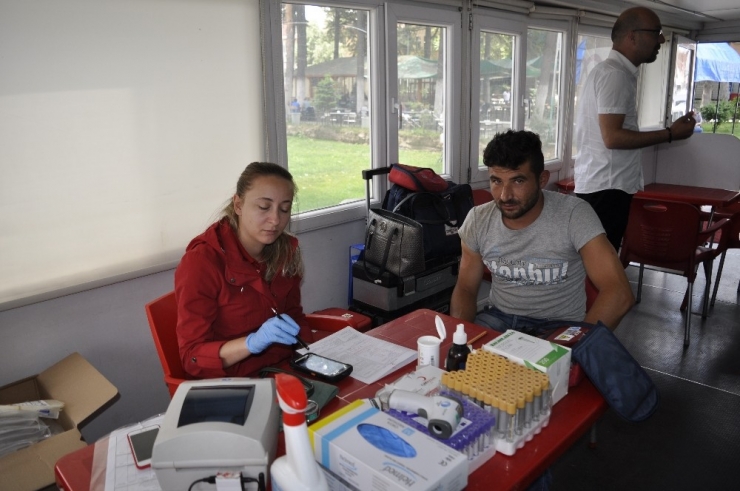 Şuhutlu Vatandaşlardan Kan Bağışı Kampanyasına Yoğun İlgi