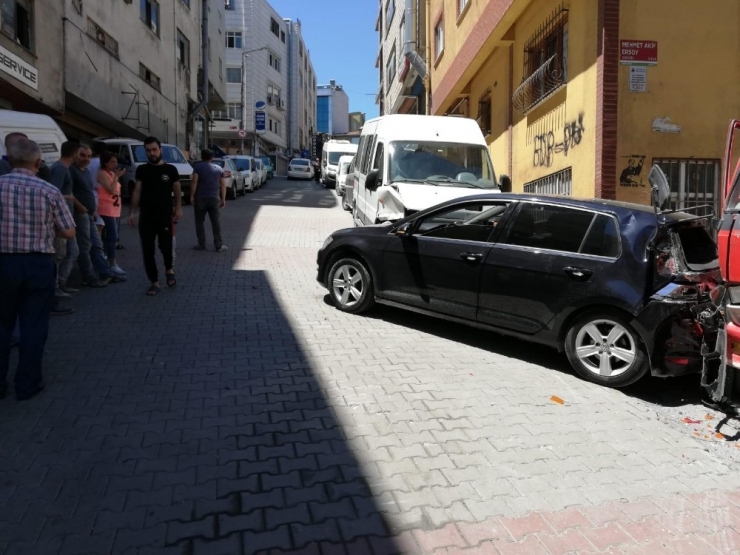 Sürücü Adayı Vitesi Karıştırınca Ortalık Savaş Alanına Döndü