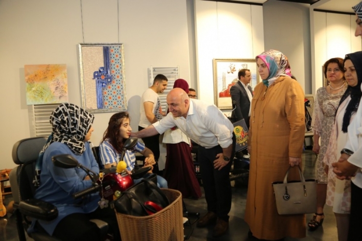 Engellilerden Anlamlı Sergi