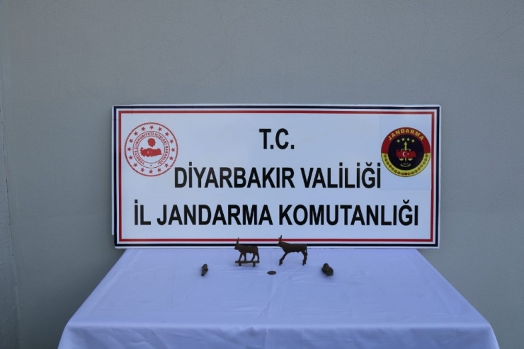 Diyarbakır’da, Roma Dönemine Ait 4 Heykel Ele Geçirildi