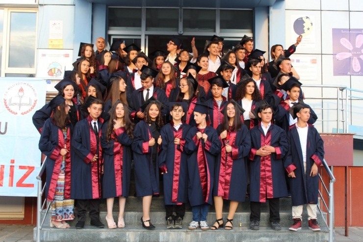 Sanatsal Gösteri Ve Mezuniyet